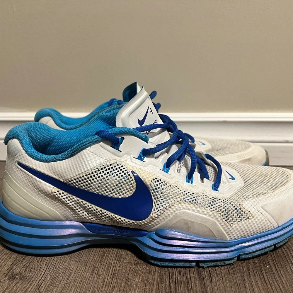 NIKE RUNNING SHOES - Picture 4 of 4